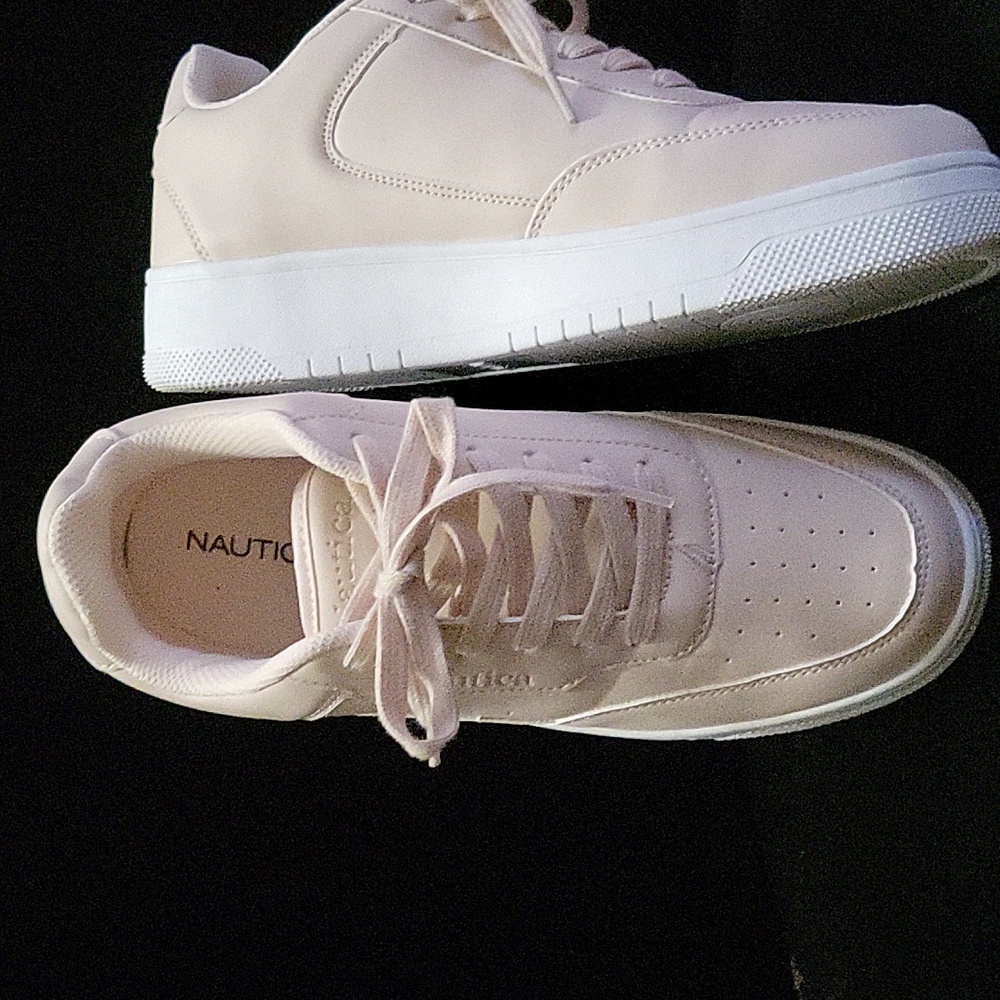 Shoes - Picture 3 of 12